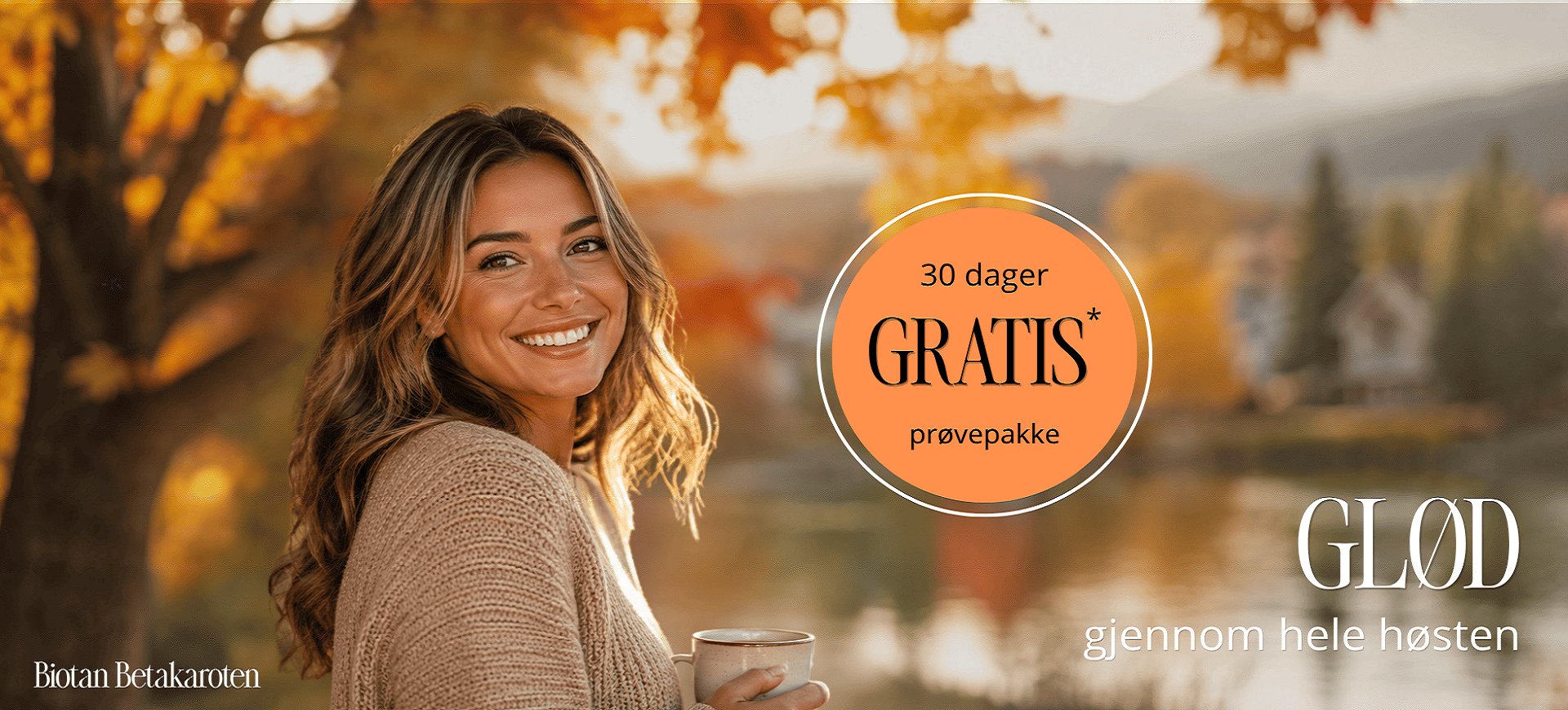 solbrun jente som ligger på stranden i en bronsjefarget bikini